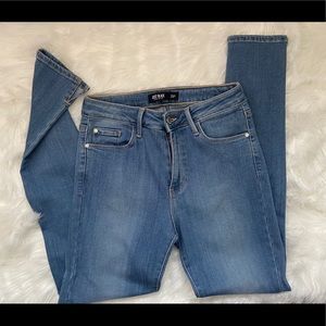 Just Black Mid-Rise Jeans, size 28P, Stitch Fix